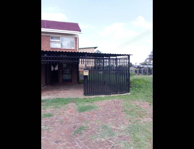 3 BEDROOM TOWNHOUSE FOR SALE IN WESPARK
